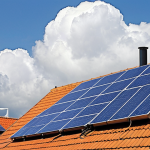 **Image Prompt:** Solar panels on a typical Dutch rooftop, partially covered by clouds, with a visible electricity meter showing energy production. The scene should convey a sense of eco-friendliness and cost savings.
